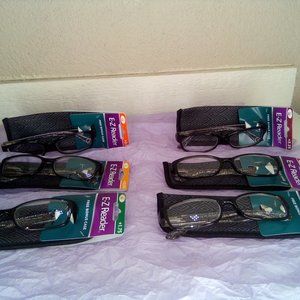 Foster Grant Kyra Black & Silver Reading Glasses With Case